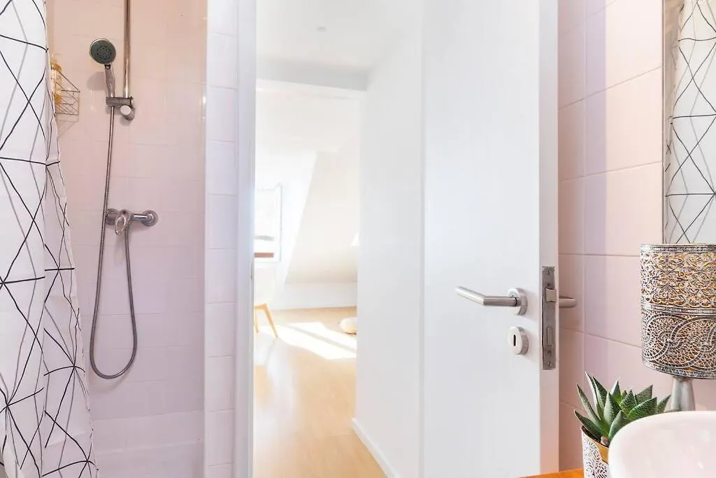 Romantic Rooftop Apart W/ River View Ac Heating Apartment Lisbon Portugal