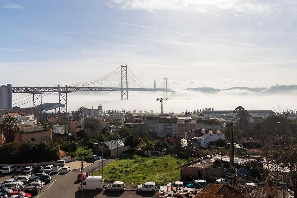 Romantic Rooftop Apart W/ River View Ac Heating Apartment Lisbon